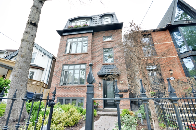 369-Ontario-St-Cabbagetown-2-Bedroom-Rental-800px-030