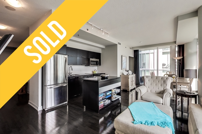 1118-21-Nelson-St-Boutique-Condos-Toronto-038-sold