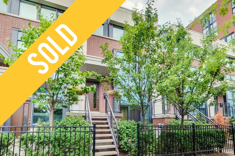 17-oak-st-regent-park-toronto-townhome-001-sold